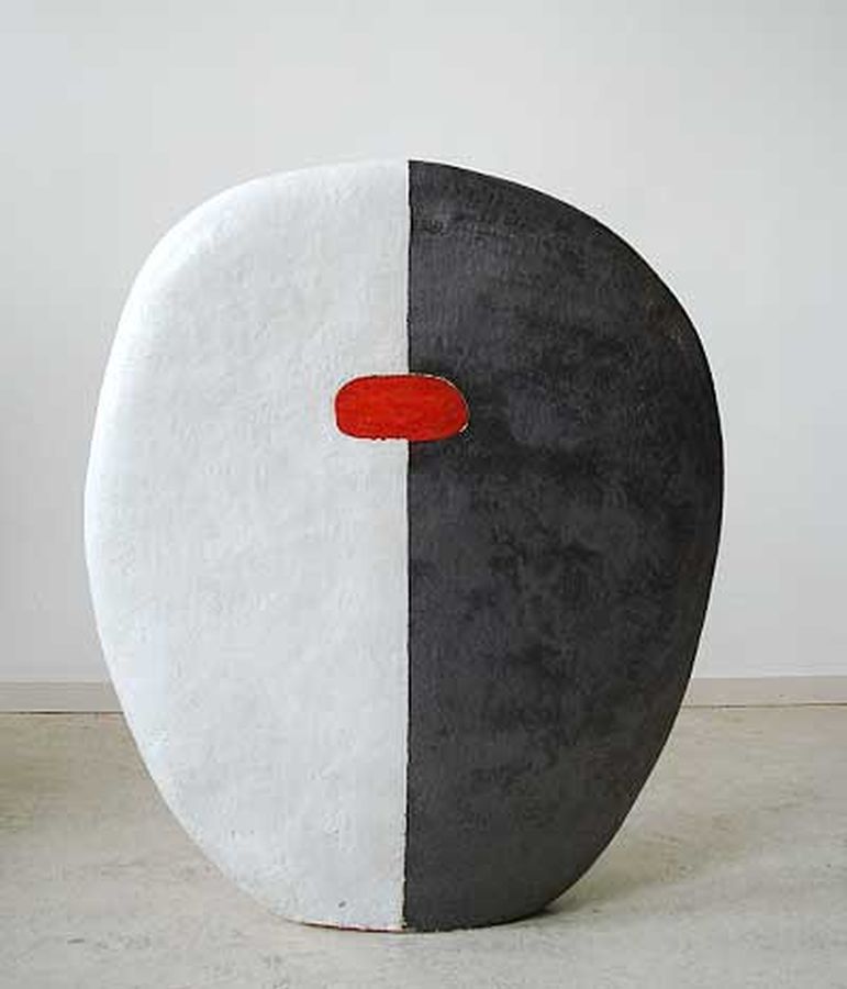 ‘No concept’, keramiek, 80 cm hoog