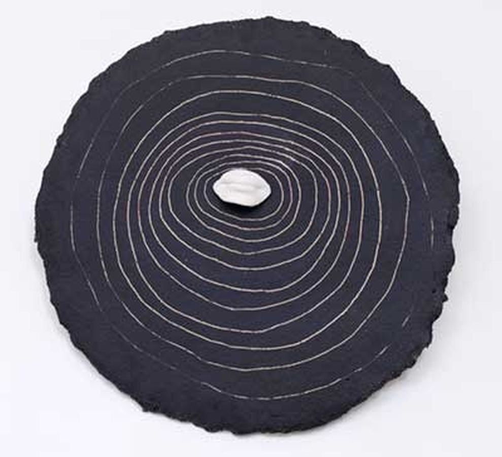 ‘Innersmile’, keramiek, doorsnede 55 cm