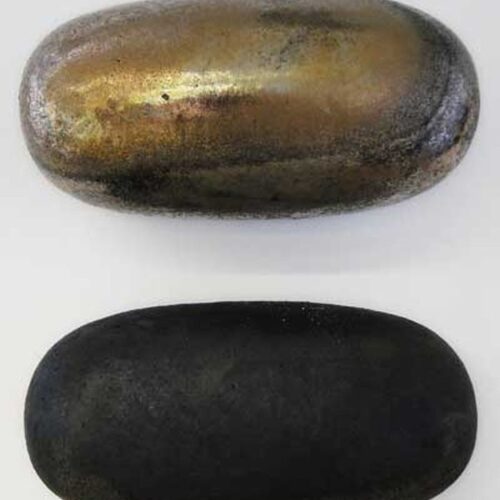 ‘2 capsules’, porselein, raku , 20 x 23 x 10 cm ‘2 capsules’, porselein, raku , 20 x 23 x 10 cm