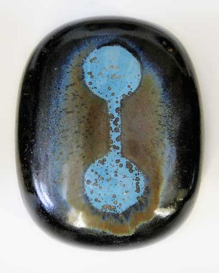 ‘Silent Buddha’, porselein, 28 x 22 x 10 cm ‘Silent Buddha’, porselein, 28 x 22 x 10 cm