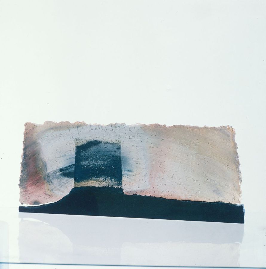 graniet/klei/glazuur, lowsaltfiring, 1989, 57 x 25 x 2 cm graniet/klei/glazuur, lowsaltfiring, 1989, 57 x 25 x 2 cm