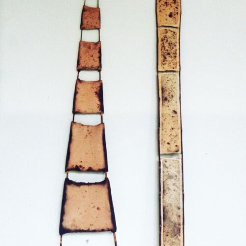 bamboe/klei, raku, 1985, 180 x30 cm en 150 x 12 cm bamboe/klei, raku, 1985, 180 x30 cm en 150 x 12 cm