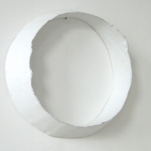 ‘Ring’, porselein, diameter 40 cm ‘Ring’, porselein, diameter 40 cm